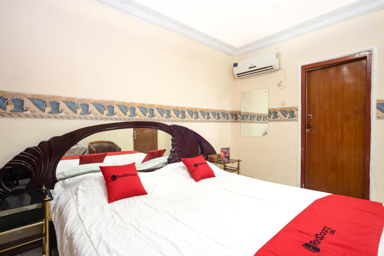 Reddoorz Near Rs Cikini Джакарта Экстерьер фото