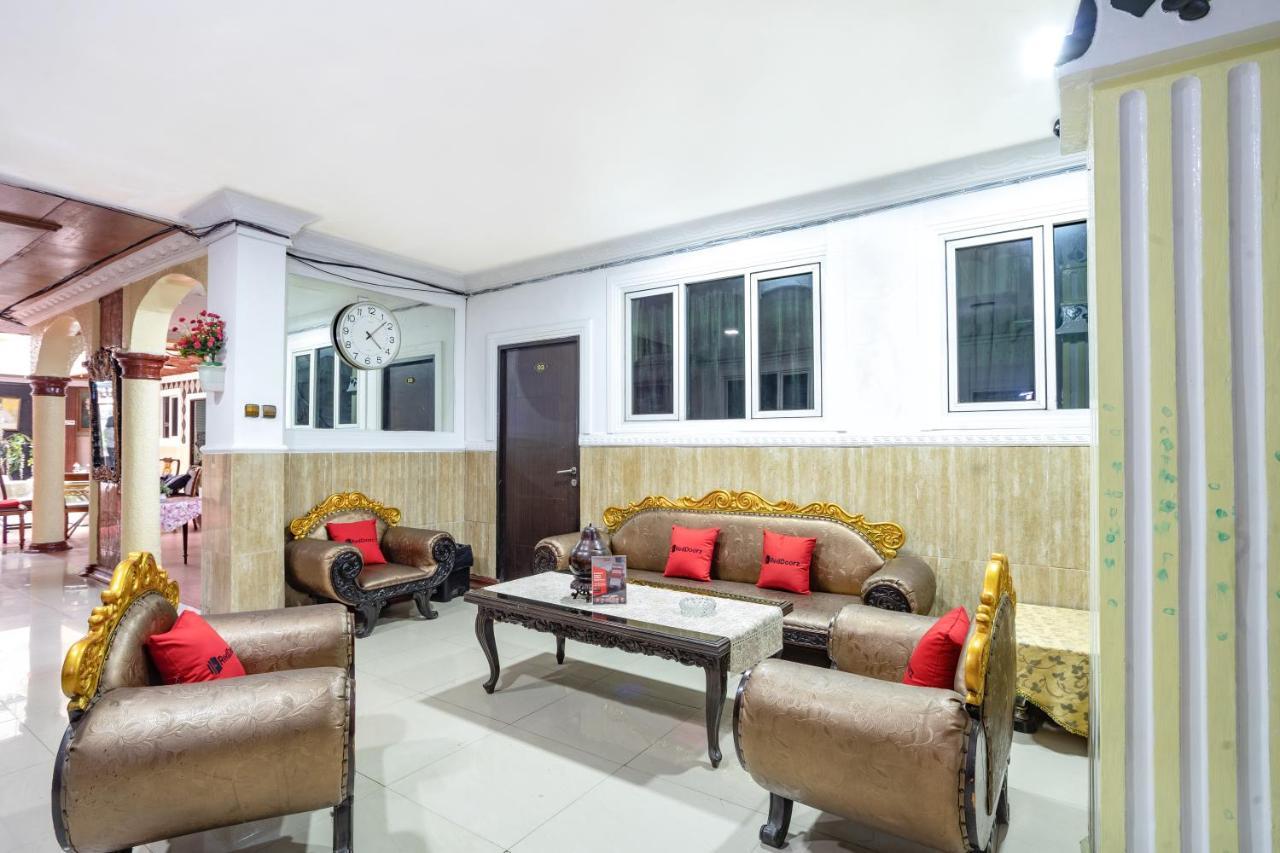 Reddoorz Near Rs Cikini Джакарта Экстерьер фото